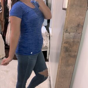 Danskin Now large 12-14 semi fitted athletic top